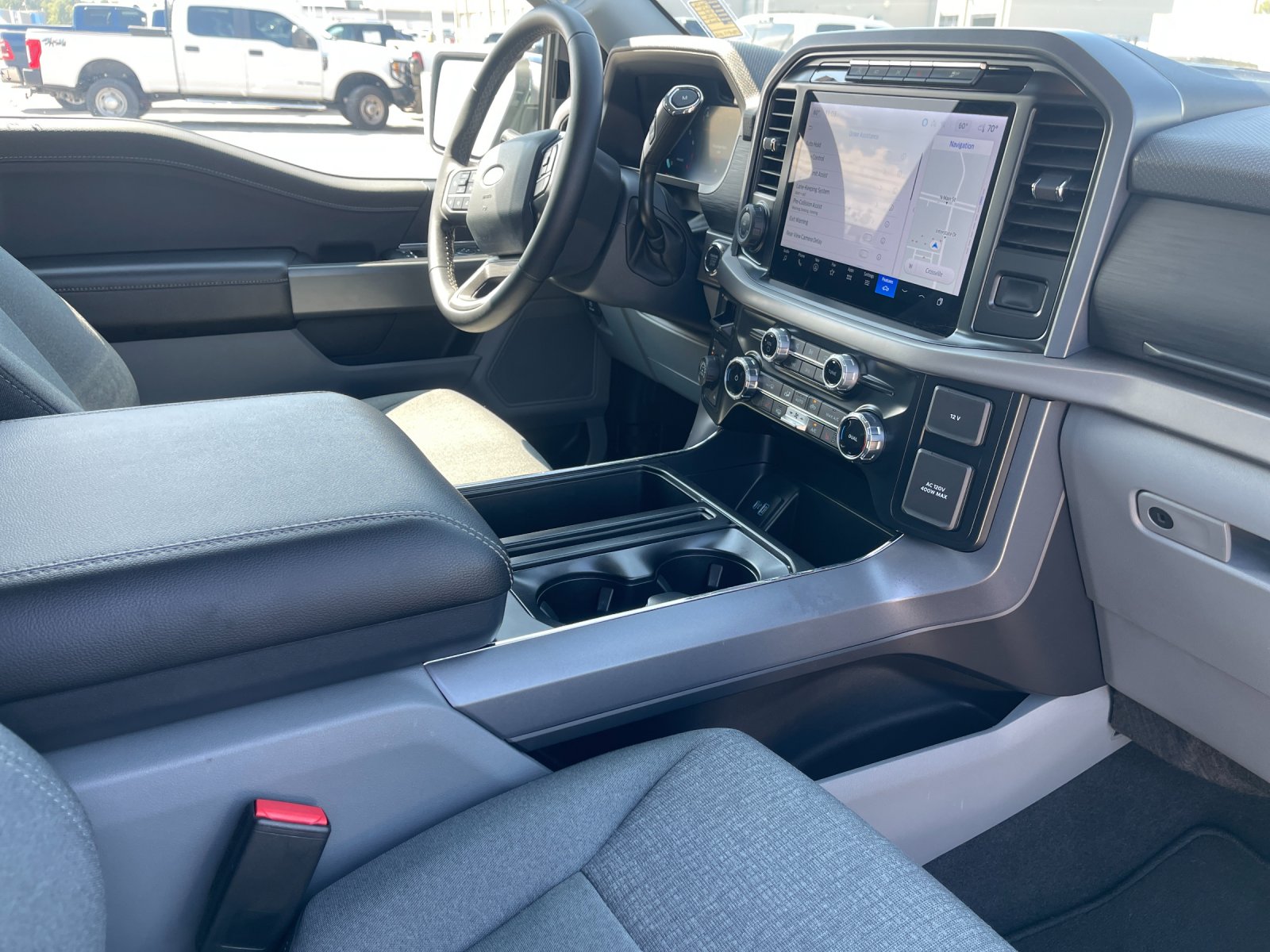 Used 2024 Black Metallic Ford XLT image 18