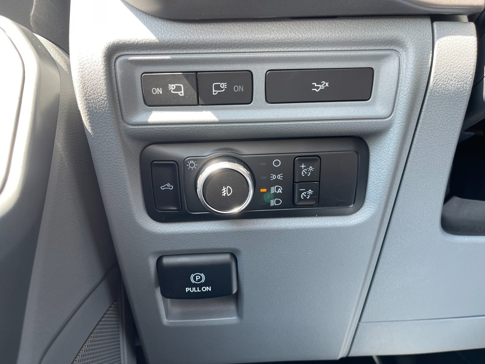 Used 2024 Black Metallic Ford XLT image 32