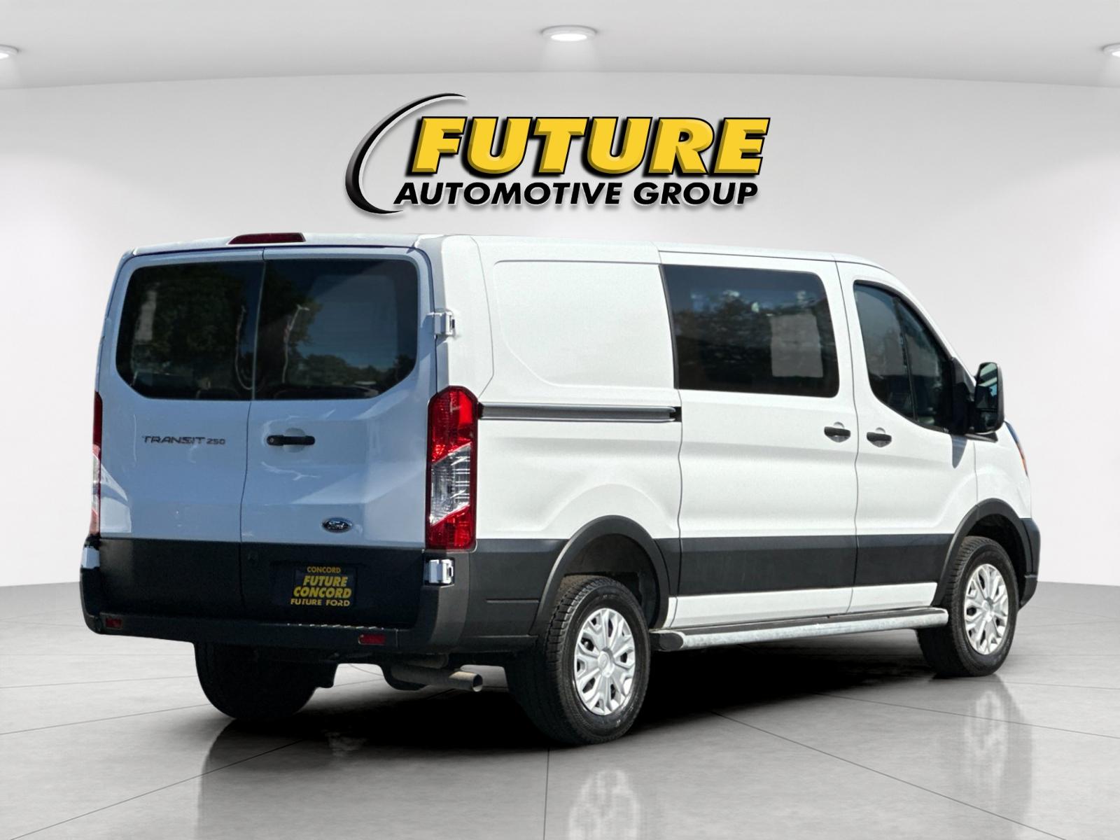Certified Used 2025 Oxford White Ford Base image 3