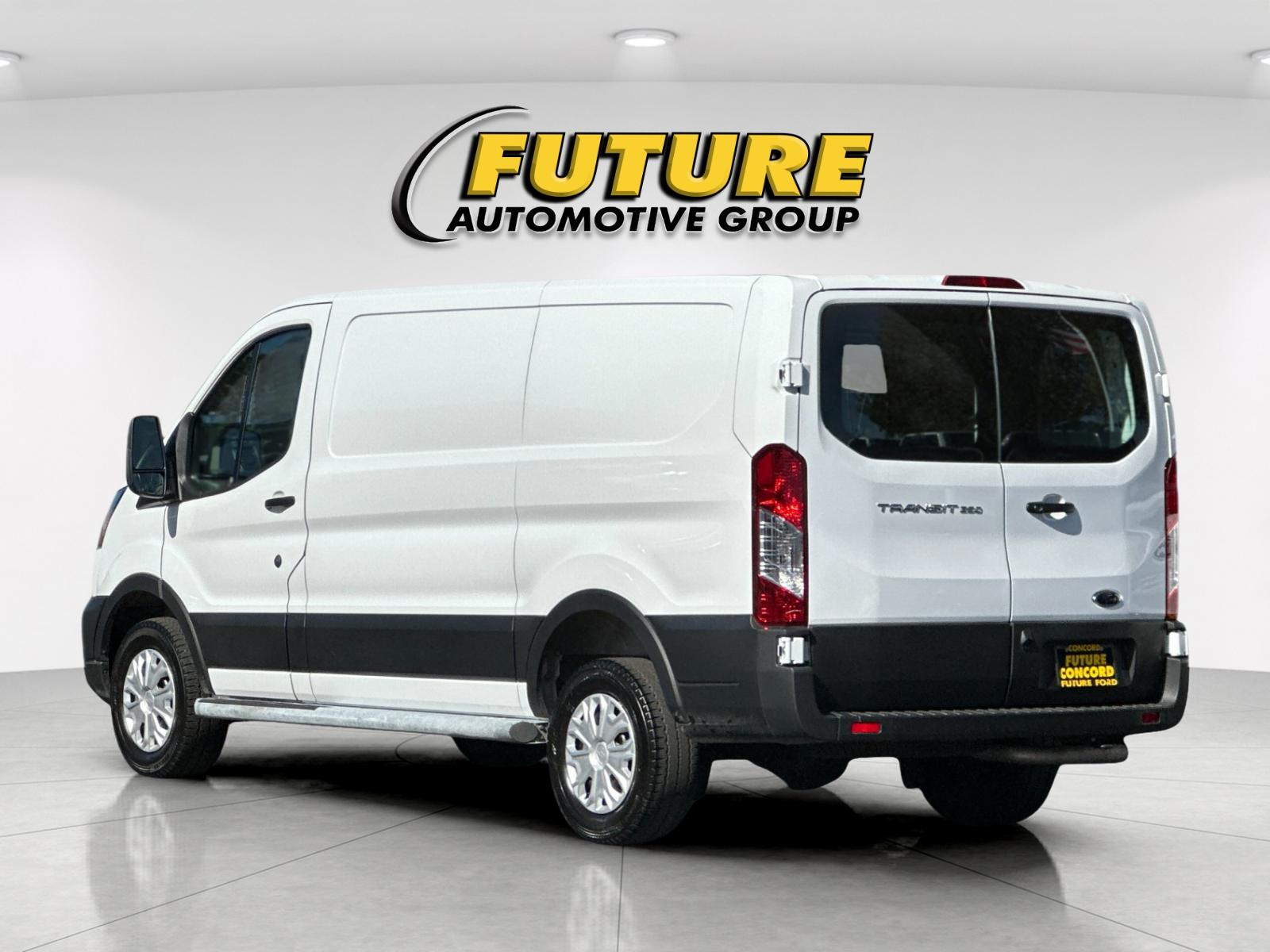 Certified Used 2025 Oxford White Ford Base image 5
