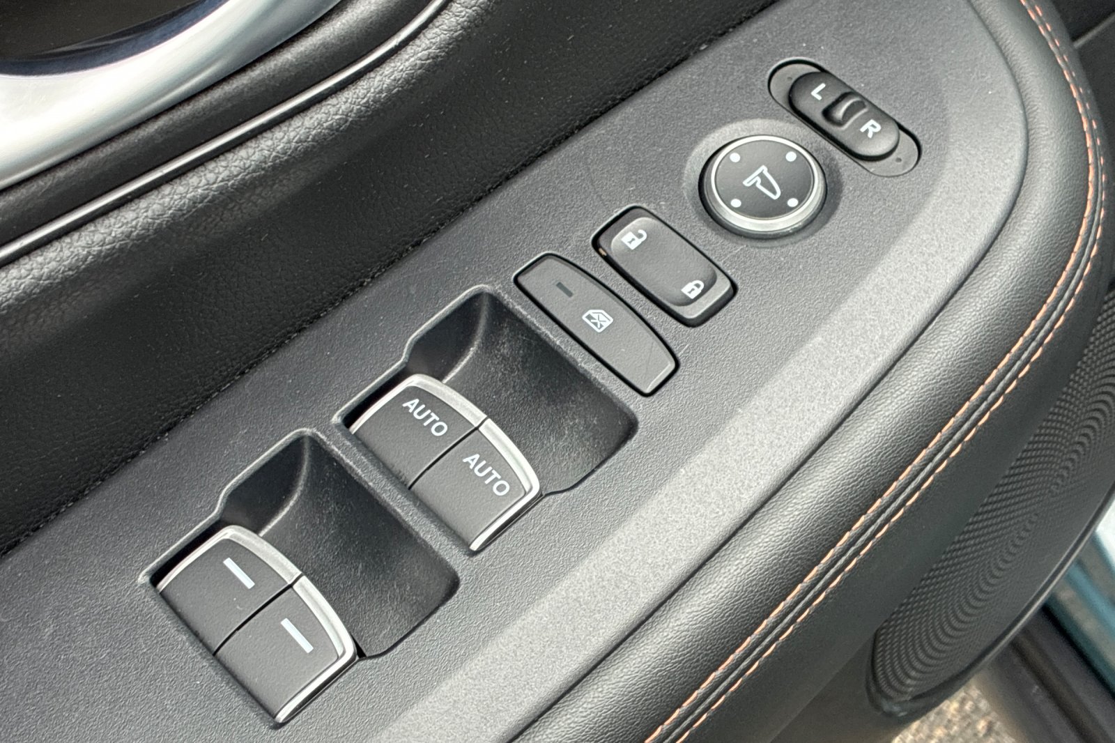 Used 2025 Nordic Forest Pearl Honda Sport image 13