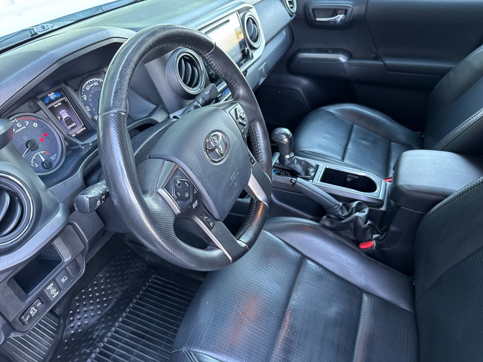 Used 2019 Super White Toyota TRD Sport 4D Double Cab image 10