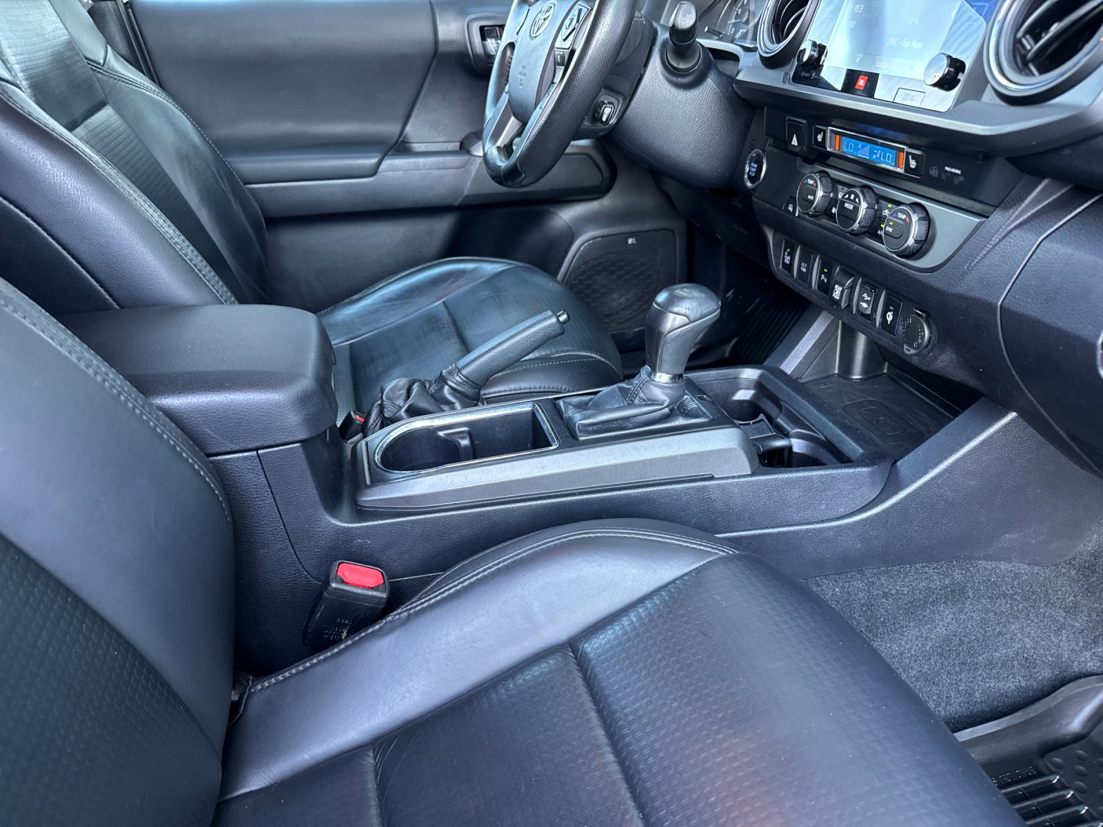 Used 2019 Super White Toyota TRD Sport 4D Double Cab image 17