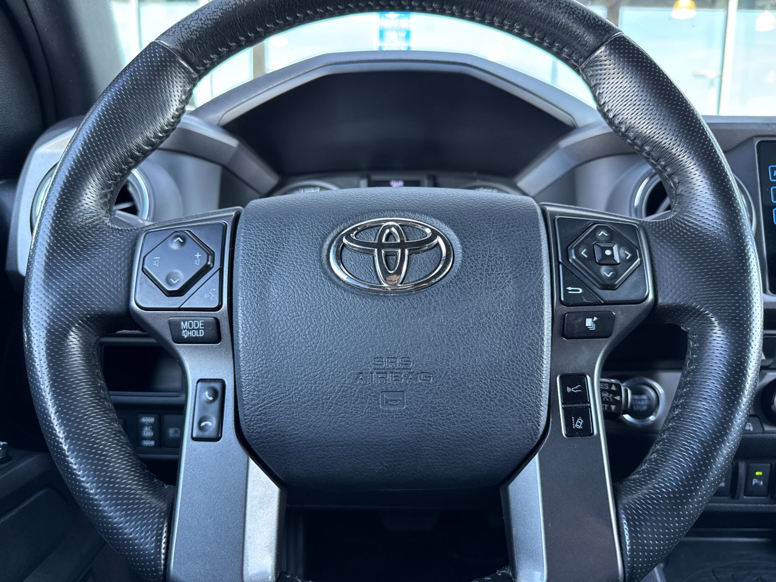 Used 2019 Super White Toyota TRD Sport 4D Double Cab image 25