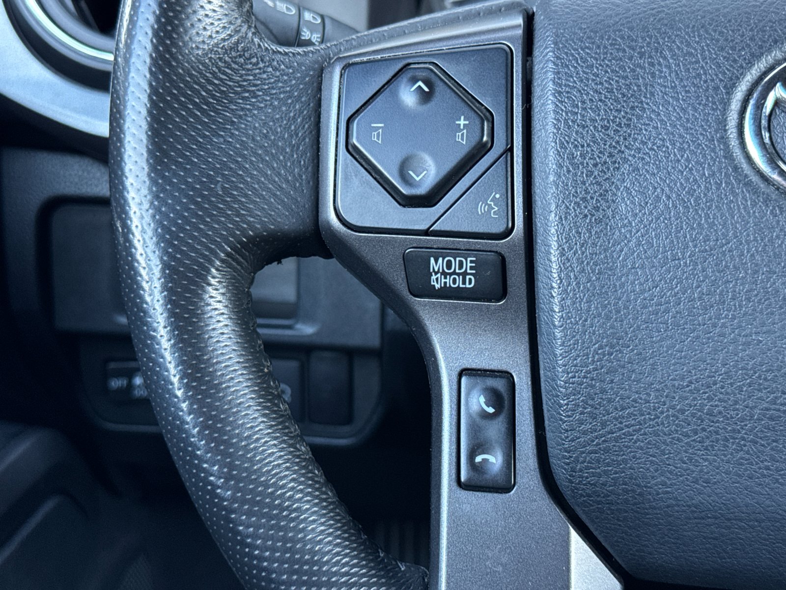 Used 2019 Super White Toyota TRD Sport 4D Double Cab image 26