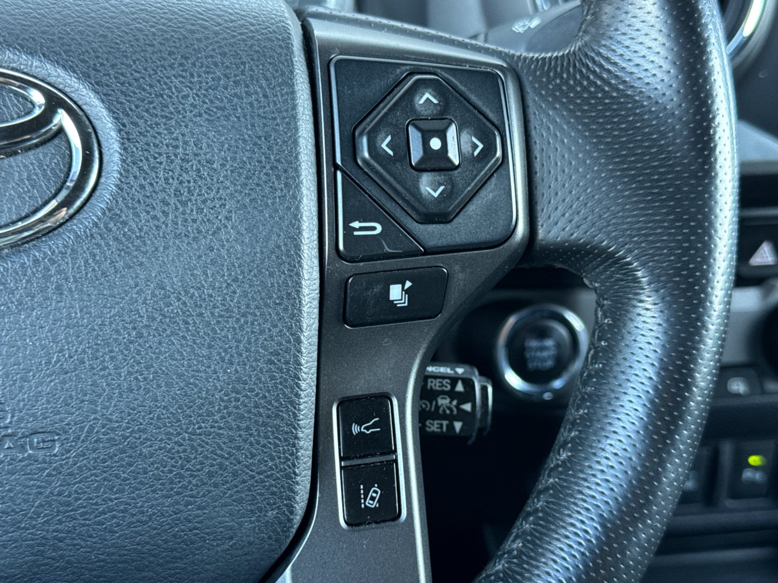 Used 2019 Super White Toyota TRD Sport 4D Double Cab image 27