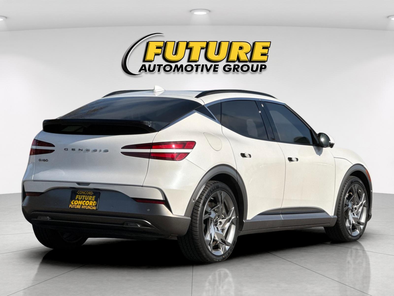 Used 2023 White Genesis Performance image 3