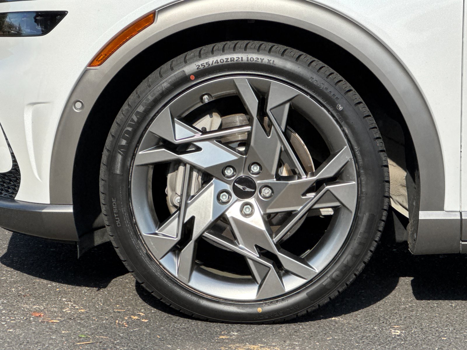 Used 2023 White Genesis Performance image 25