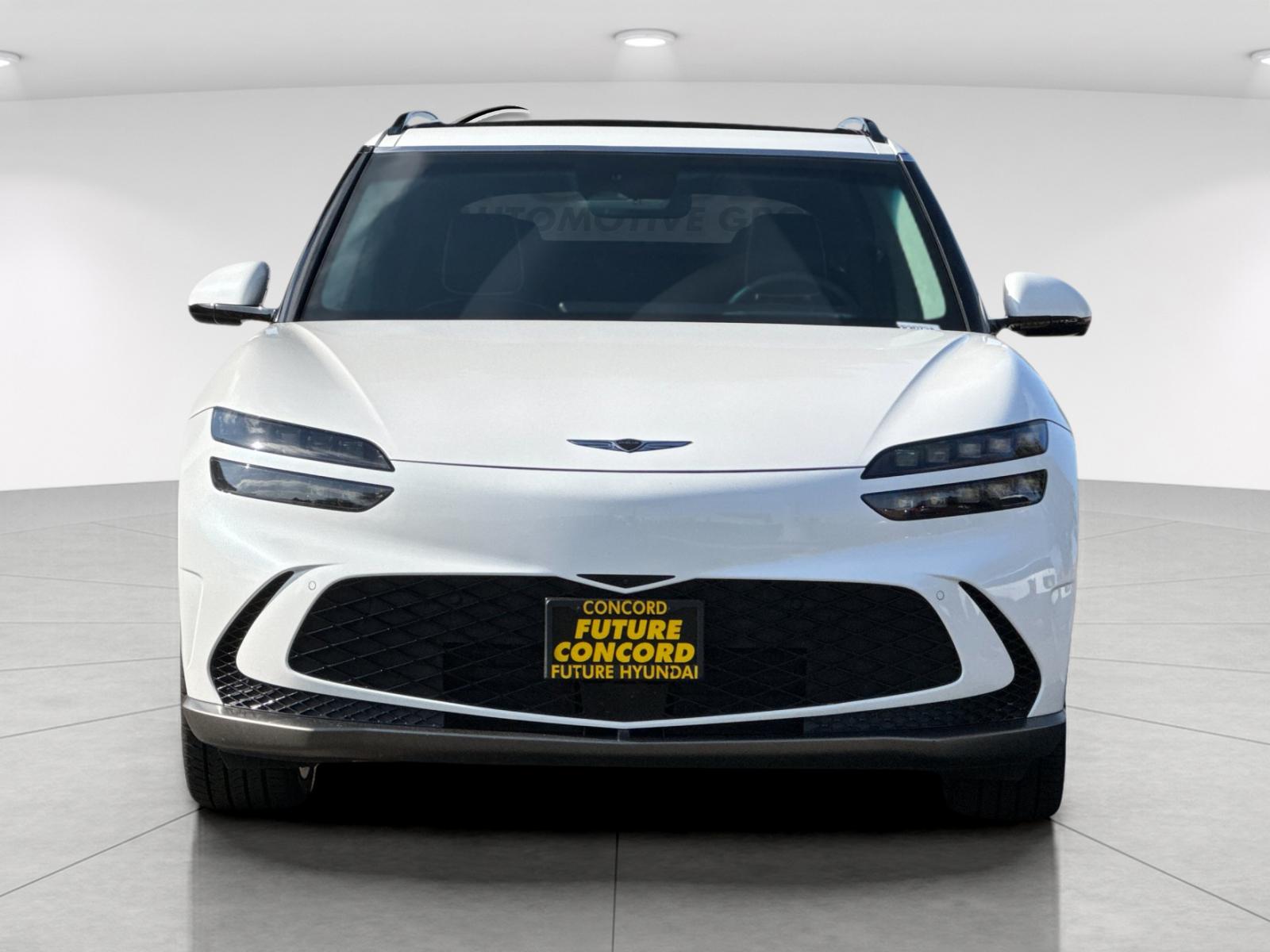 Used 2023 White Genesis Performance image 8