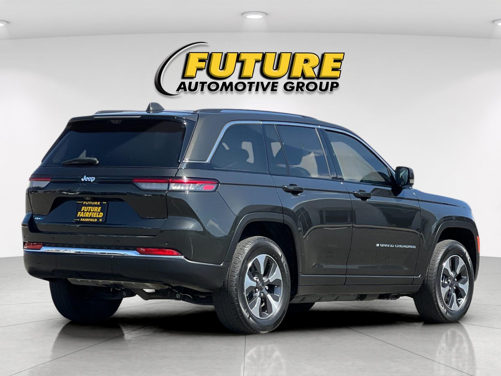 Used 2023 Brown Jeep 4xe image 3