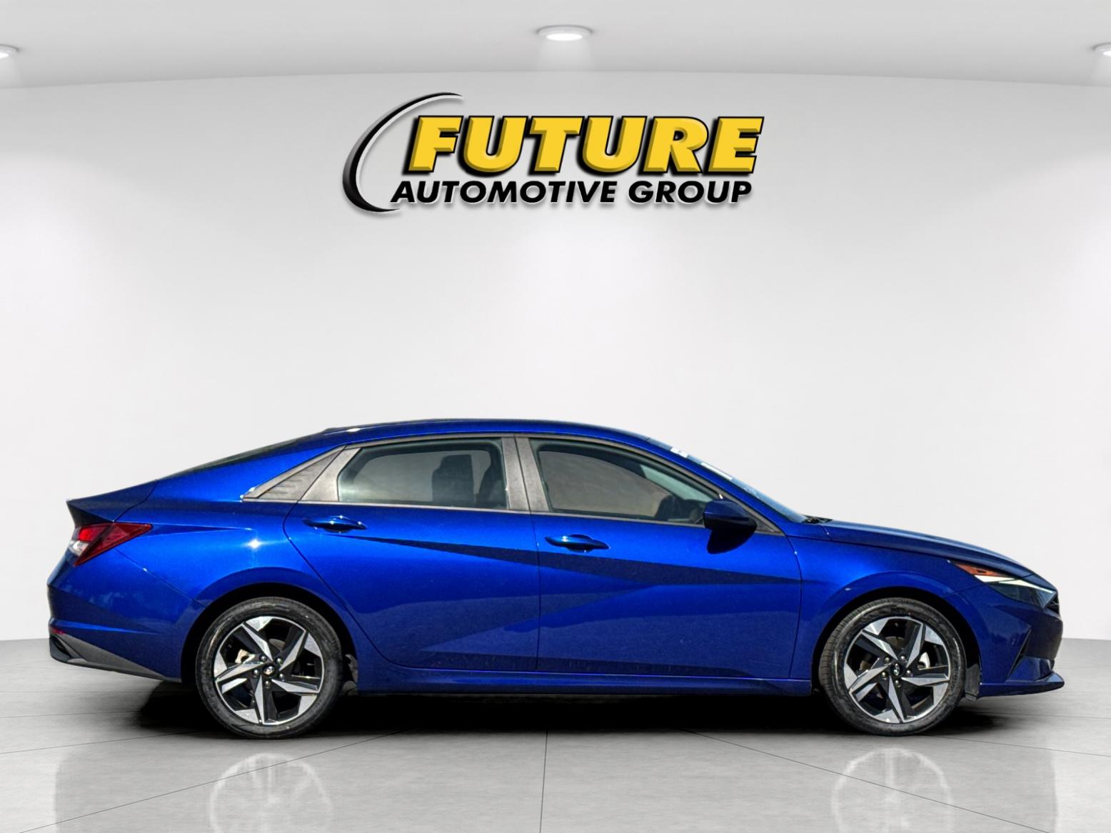 Certified Used 2023 Blue Hyundai SEL image 2