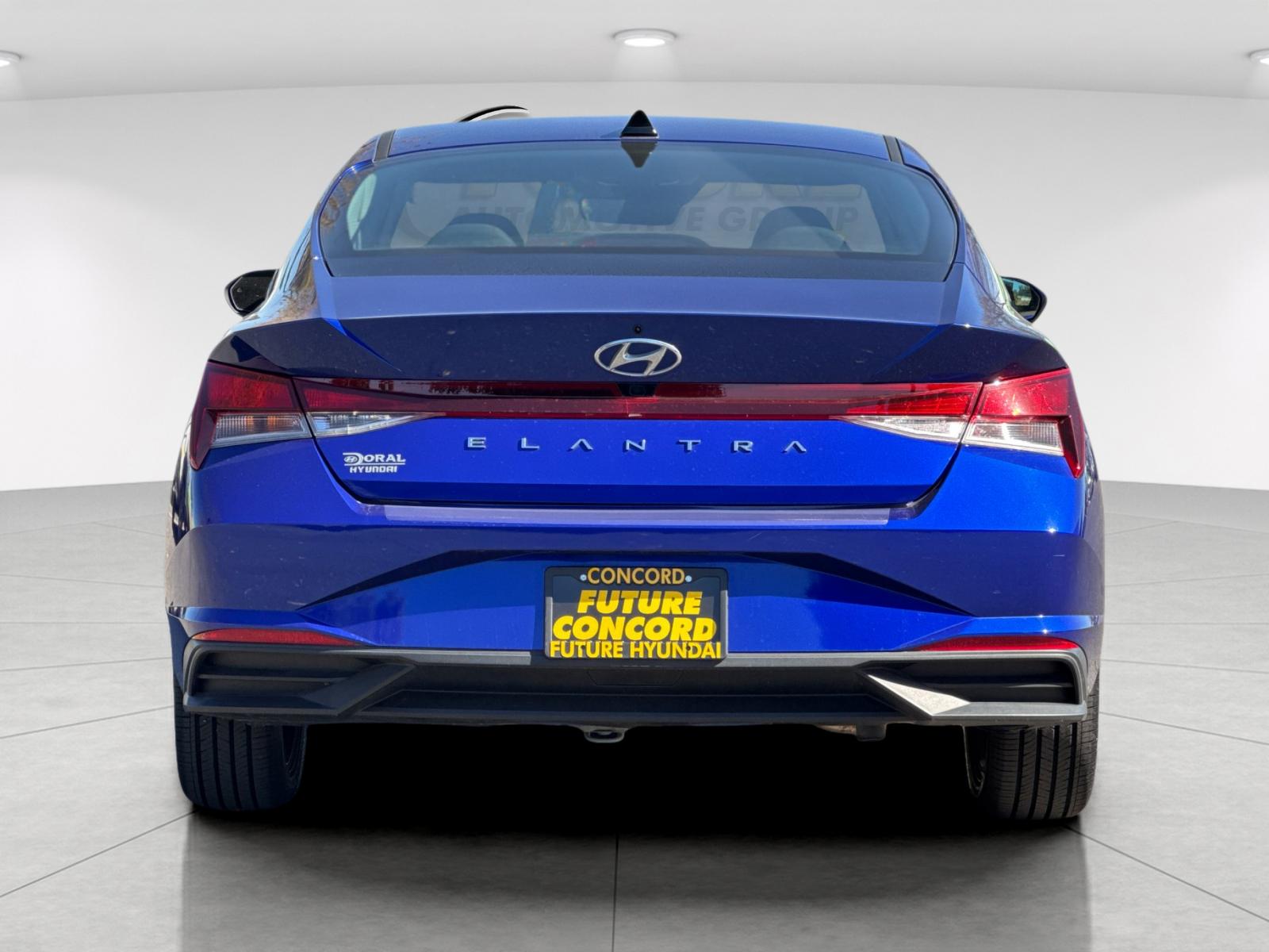 Certified Used 2023 Blue Hyundai SEL image 4