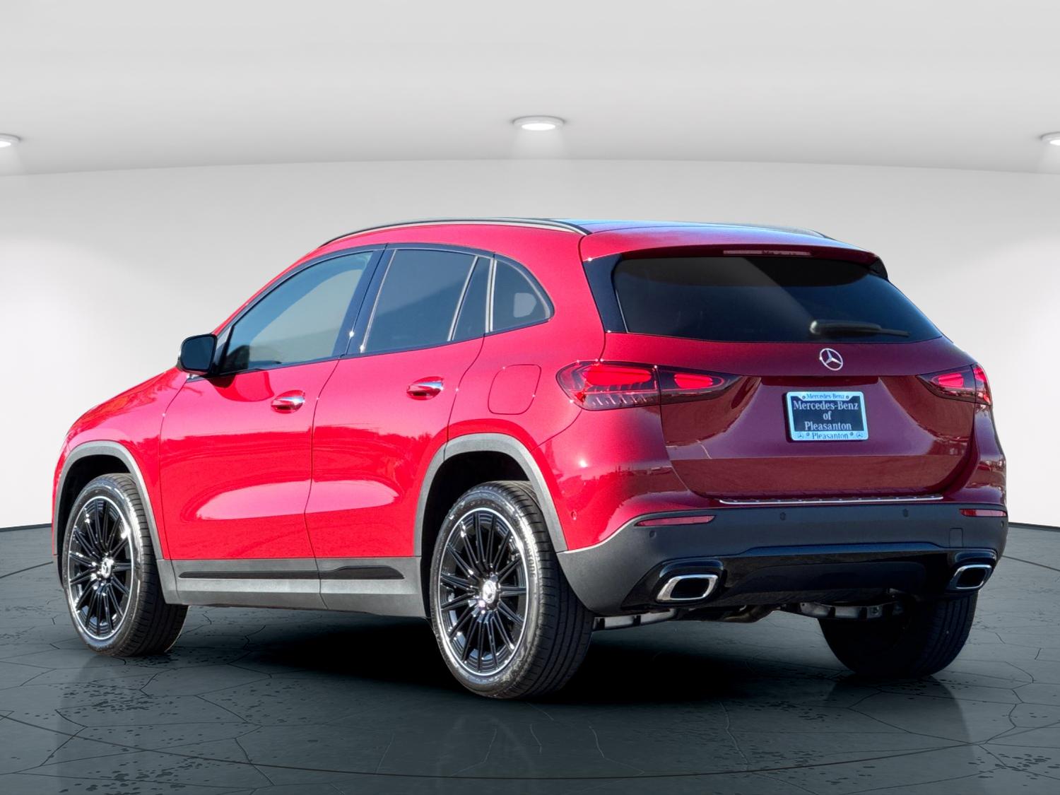 Used 2026 MANUFAKTUR Patagonia Red Metallic Mercedes-Benz GLA 250 4D Sport Utility image 4
