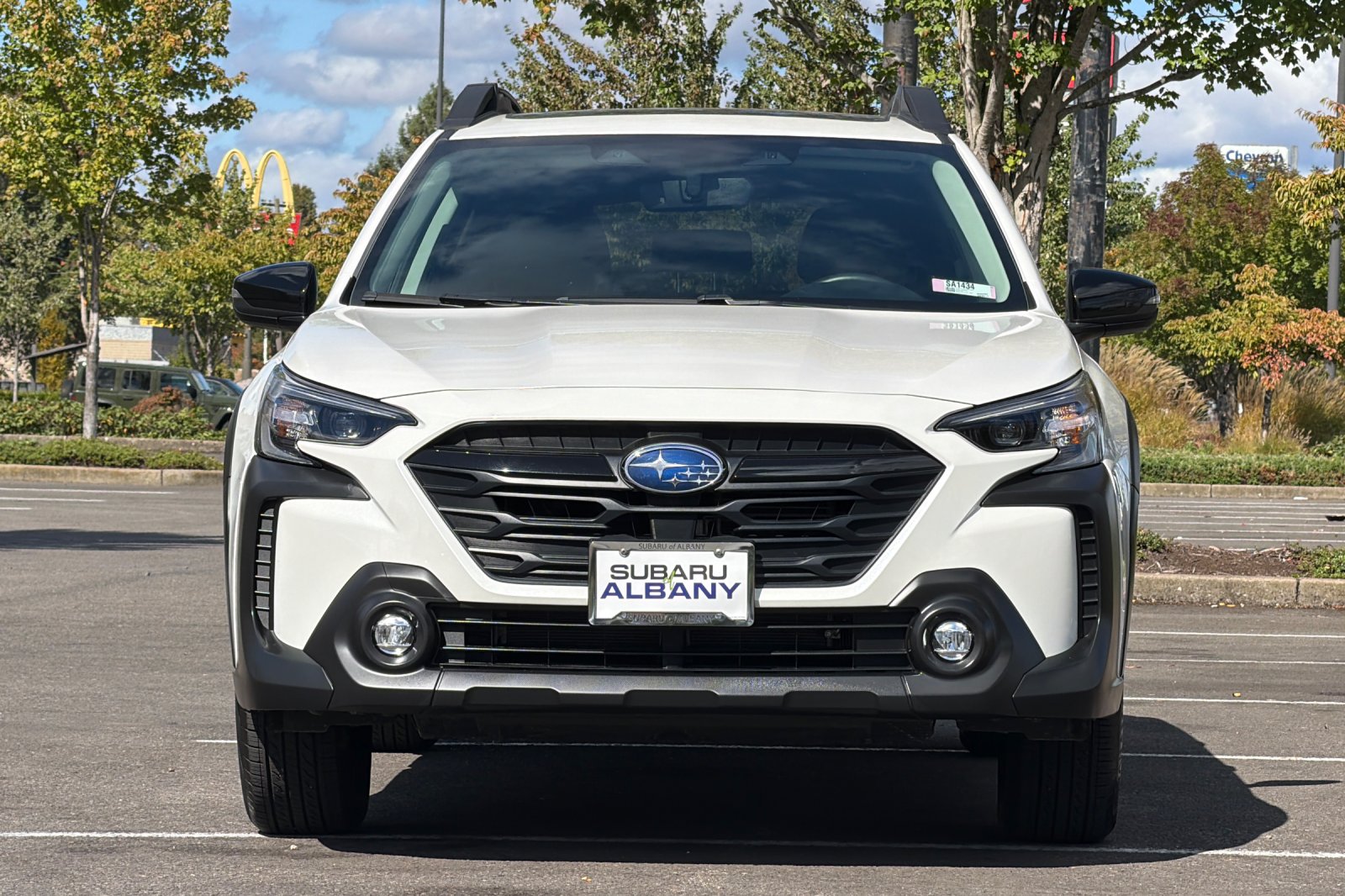 Used 2025 Crystal White Pearl Subaru Onyx Edition image 9