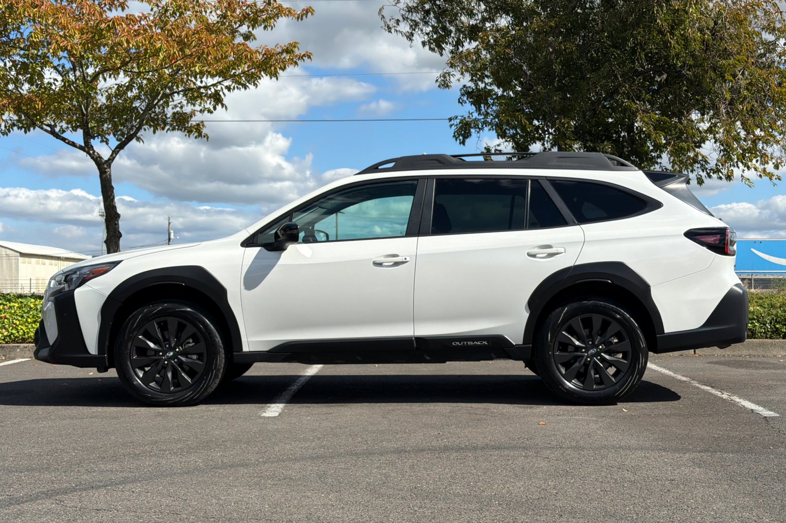 Used 2025 Crystal White Pearl Subaru Onyx Edition image 7