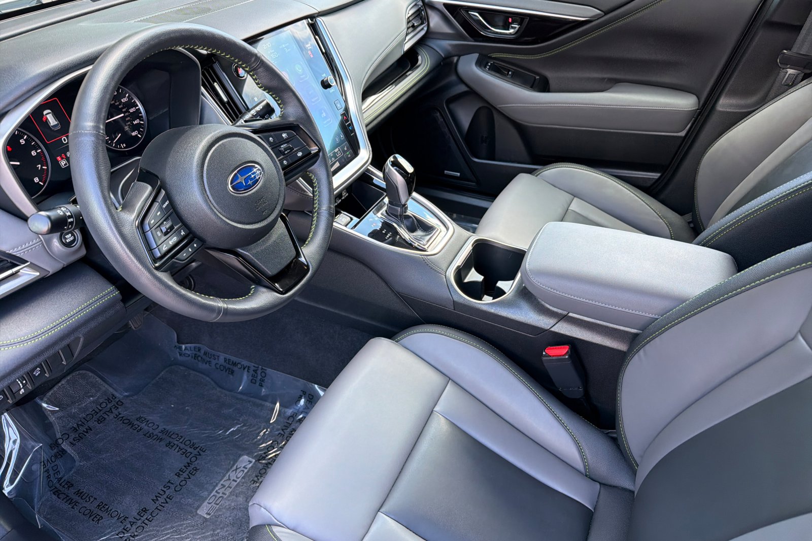 Used 2025 Crystal White Pearl Subaru Onyx Edition image 10