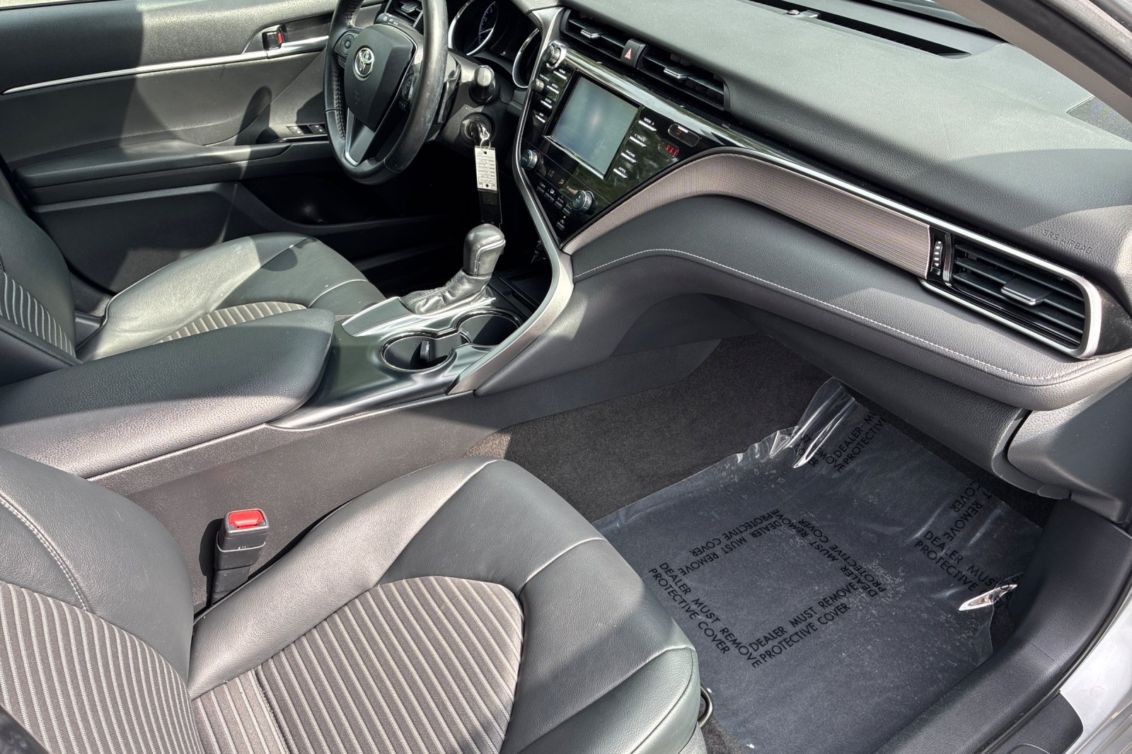 Used 2019 Celestial Silver Metallic Toyota SE image 15