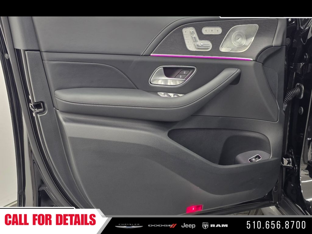 Used 2025  Mercedes-Benz GLE 53 AMG® image 25