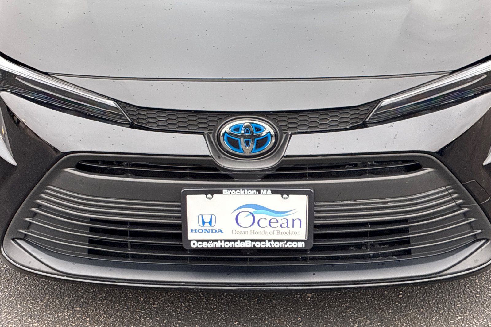 Used 2025 Midnight Black Metallic Toyota LE image 43
