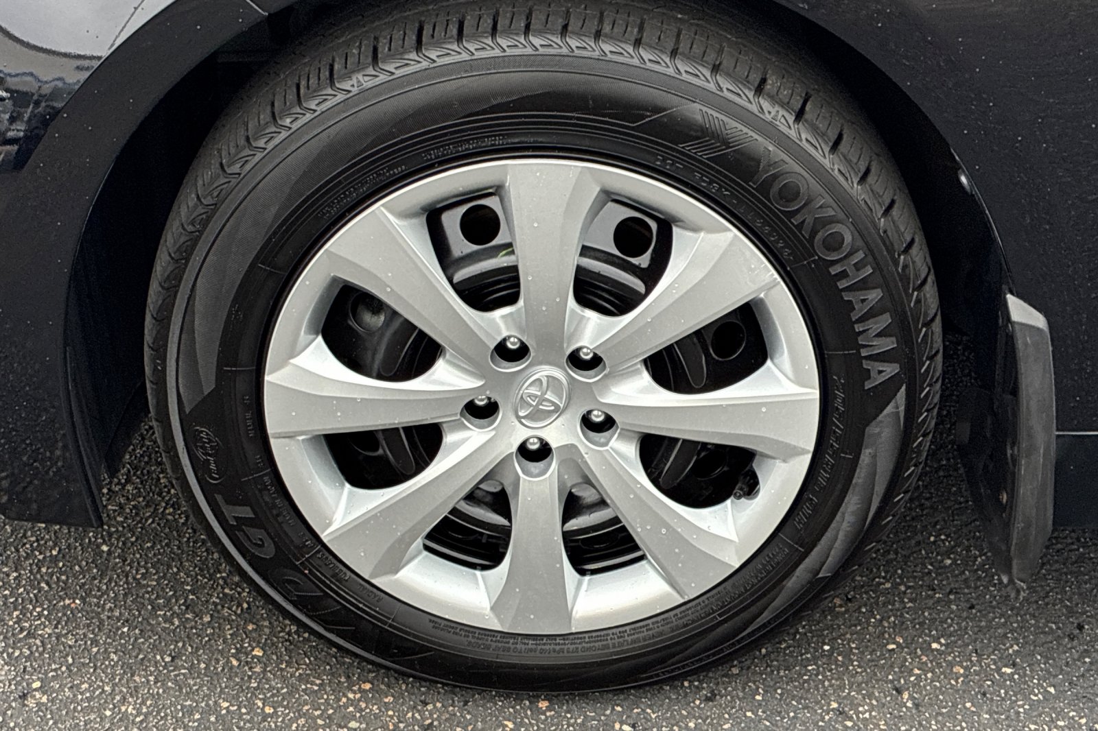 Used 2025 Midnight Black Metallic Toyota LE image 39