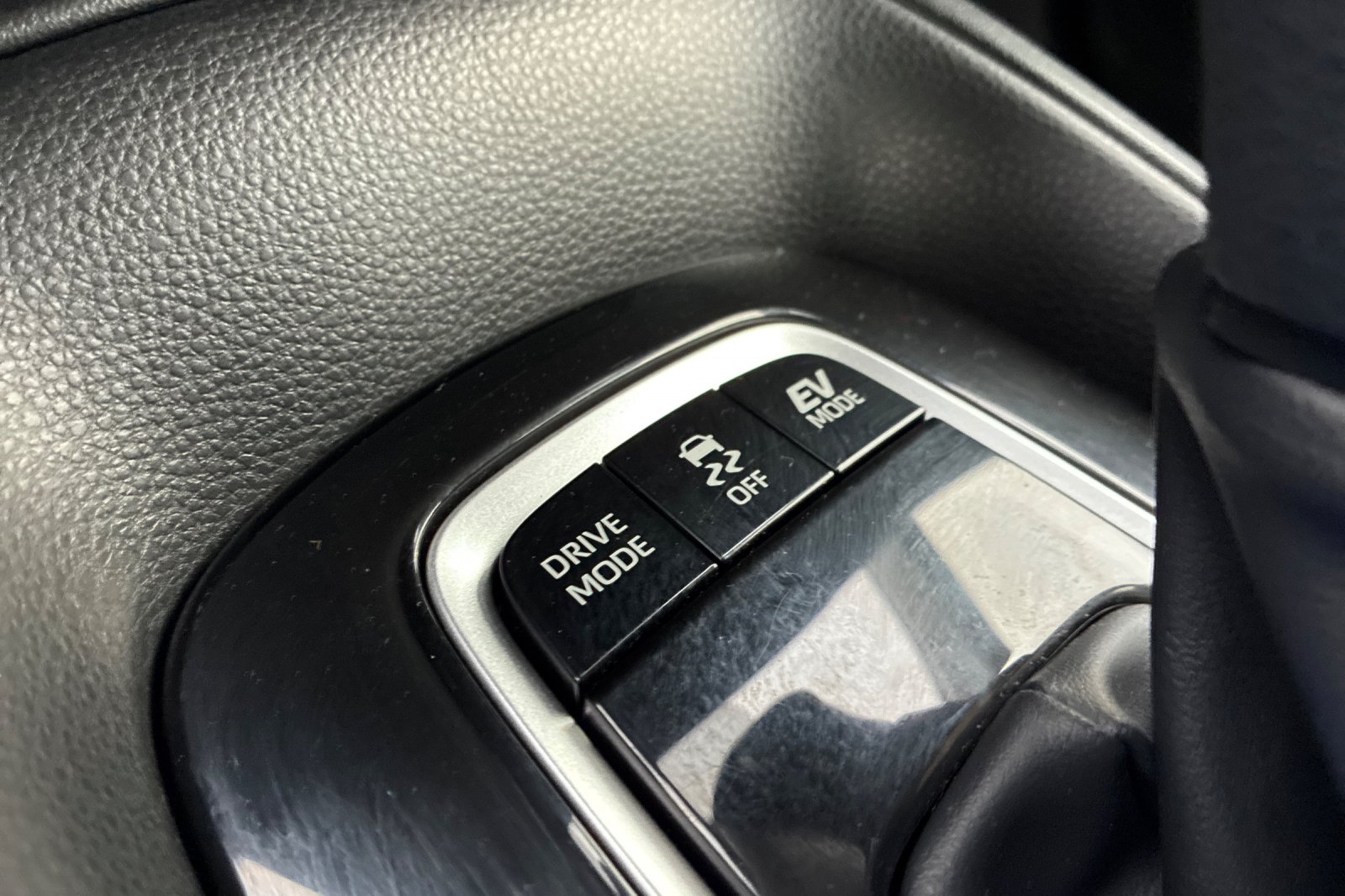 Used 2025 Midnight Black Metallic Toyota LE image 44