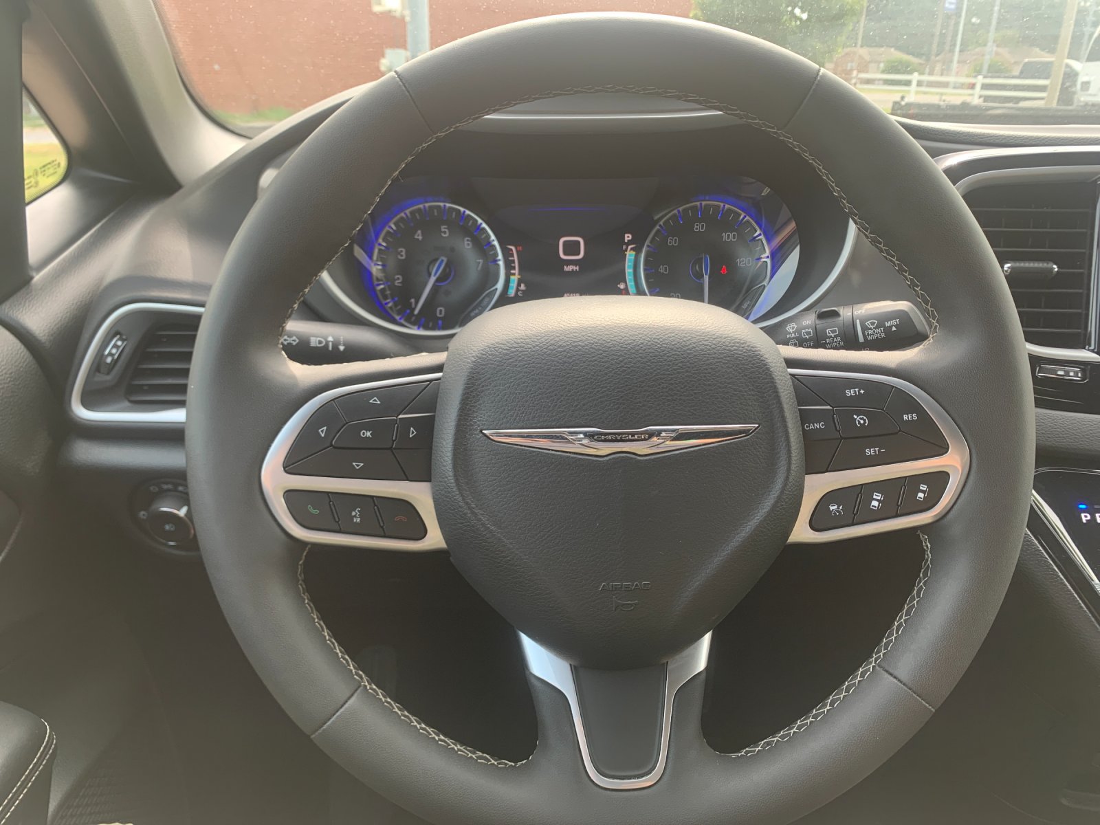 Used 2025 White Chrysler Select image 29