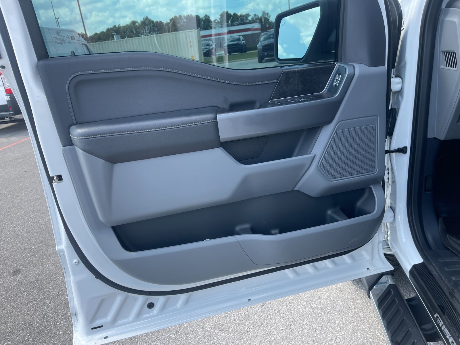 Used 2021 White Ford XLT image 12