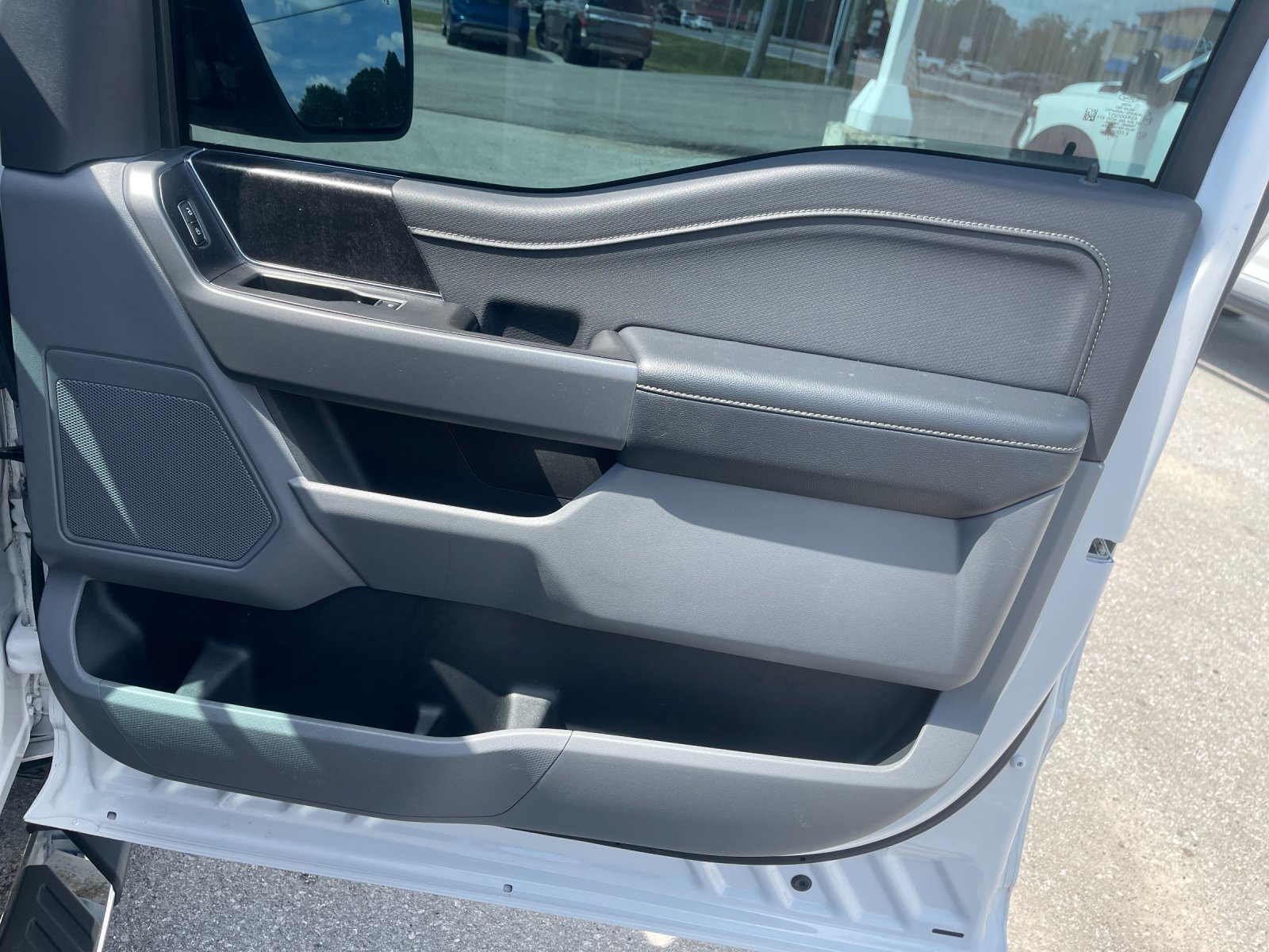 Used 2021 White Ford XLT image 19