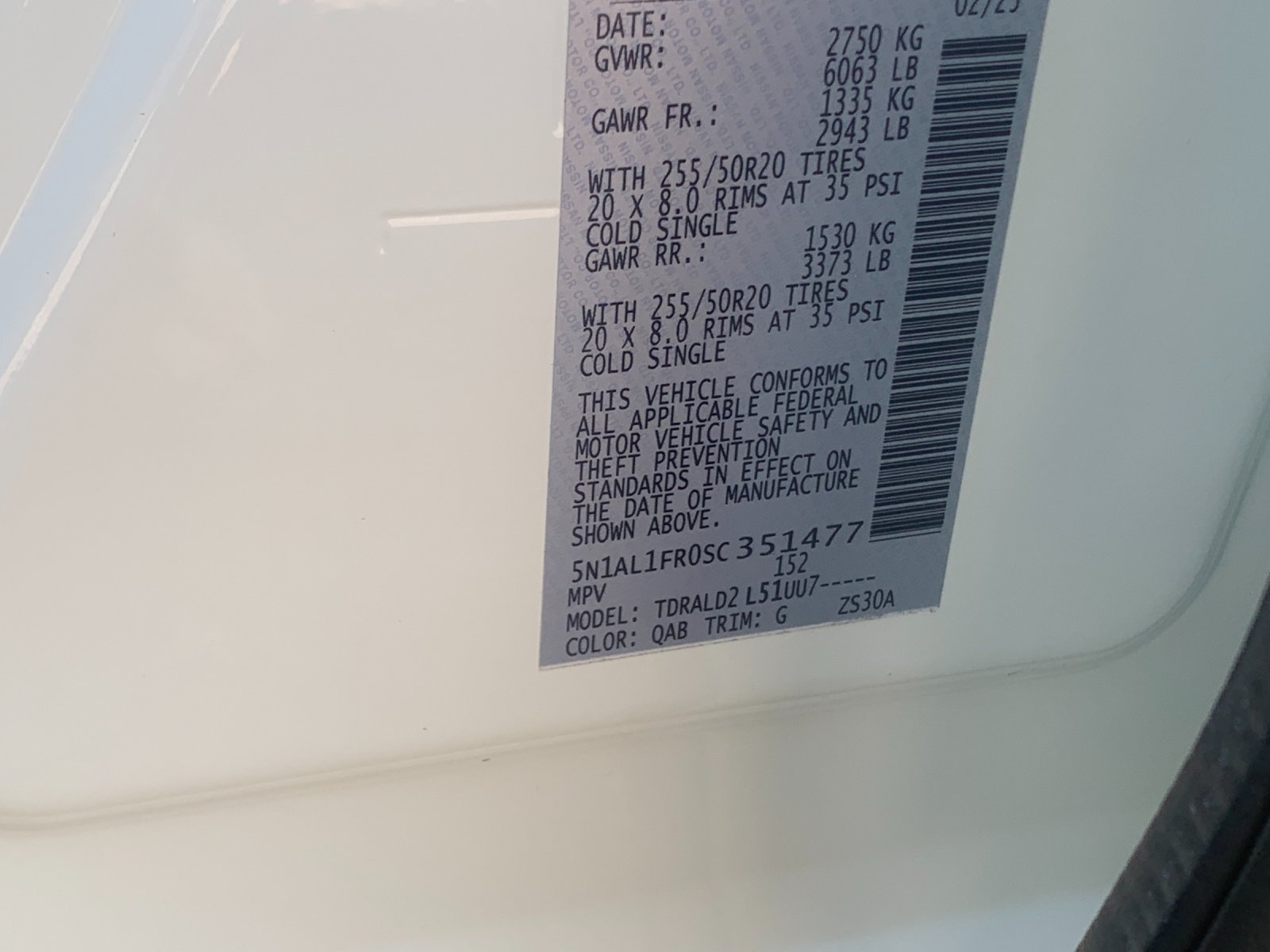 Used 2025 White INFINITI LUXE image 26