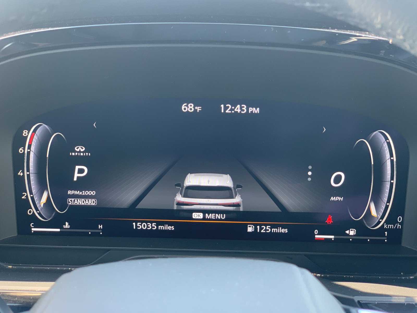 Used 2025 White INFINITI LUXE image 22