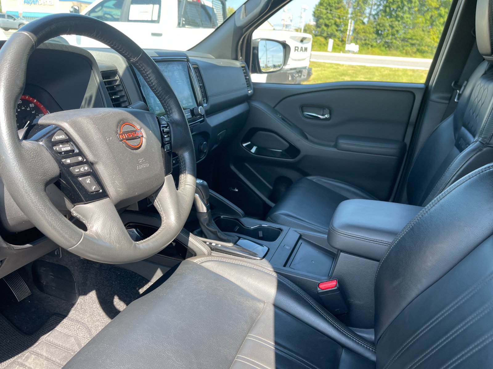Used 2022 Green Nissan PRO-4X image 11