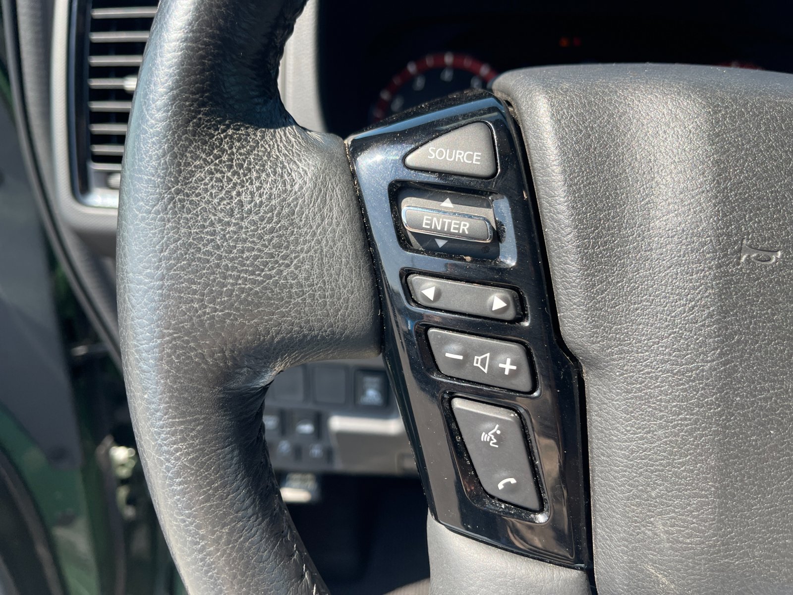 Used 2022 Green Nissan PRO-4X image 27