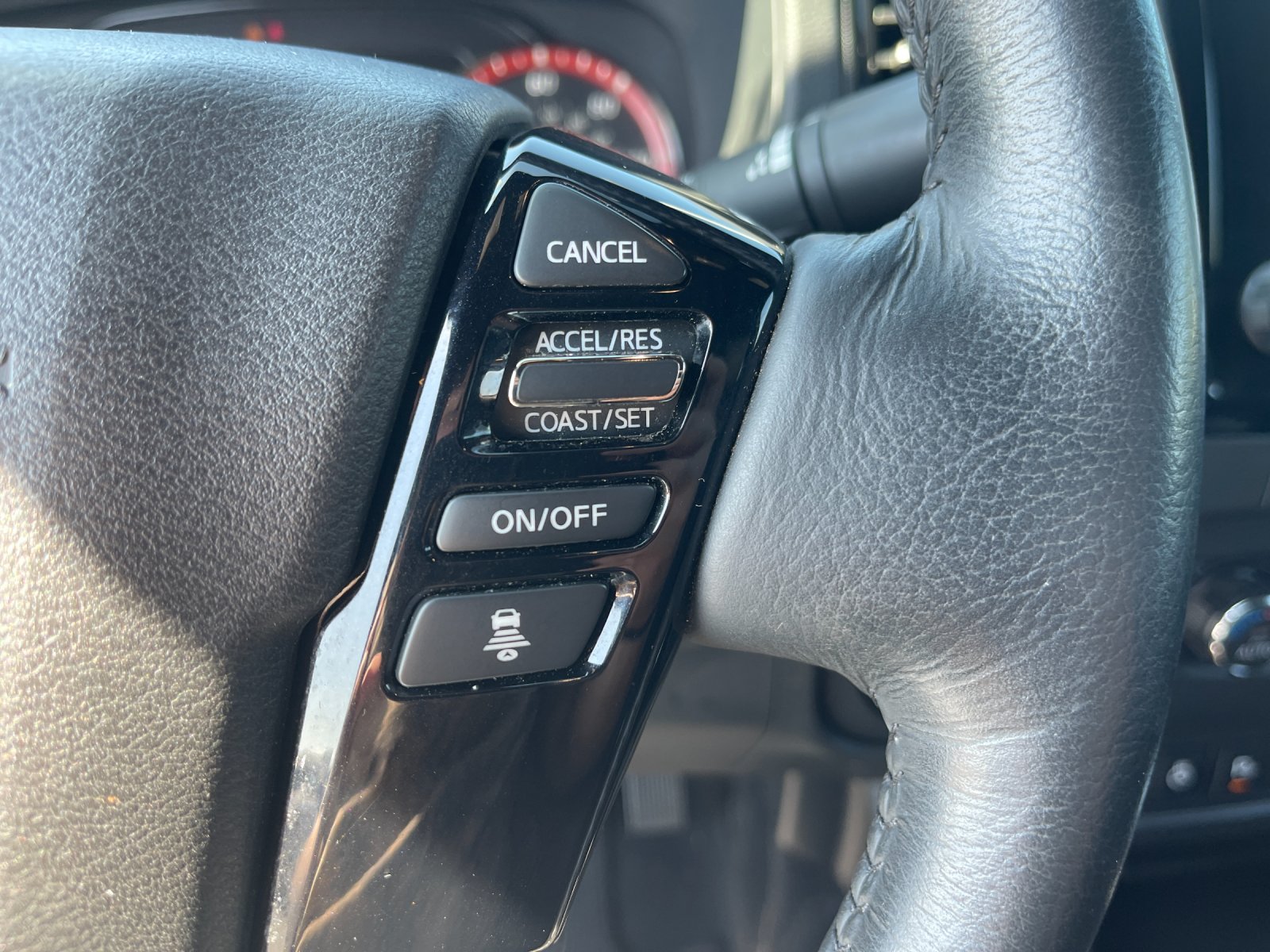 Used 2022 Green Nissan PRO-4X image 28