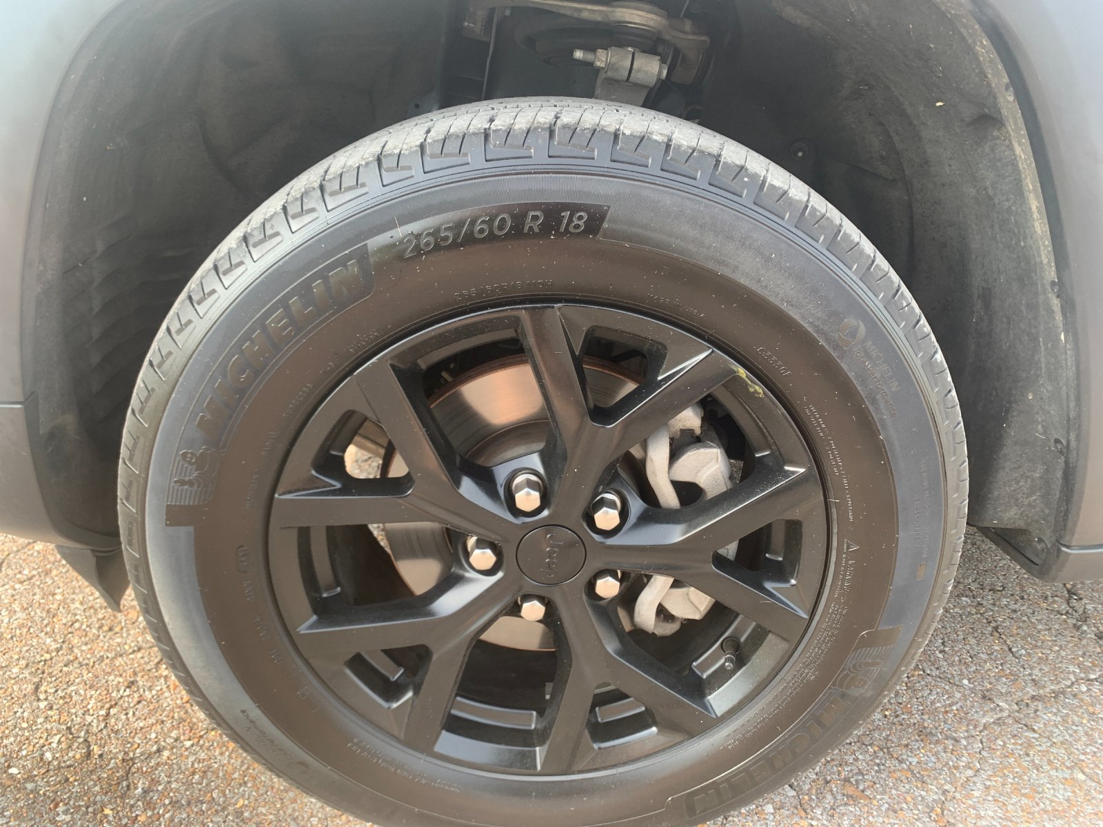 Used 2025 White Jeep Altitude image 34