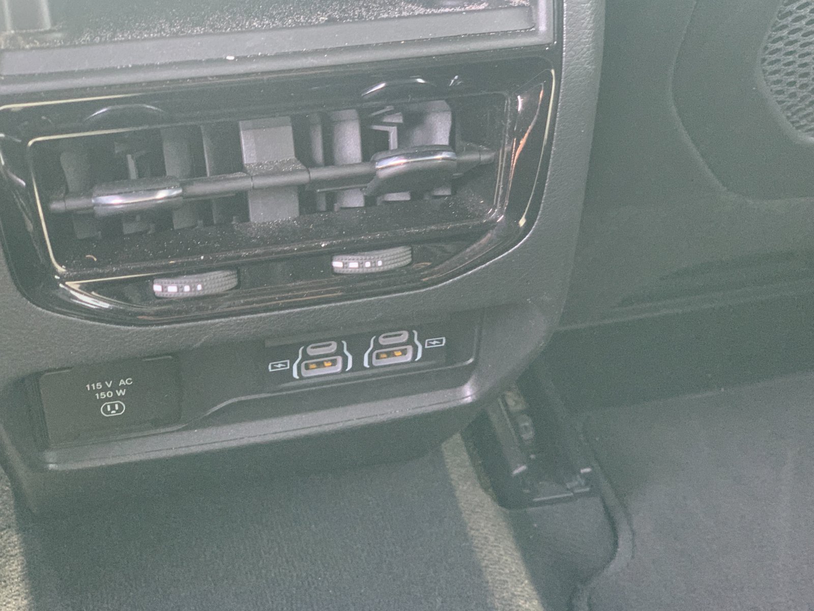 Used 2025 White Jeep Altitude image 16