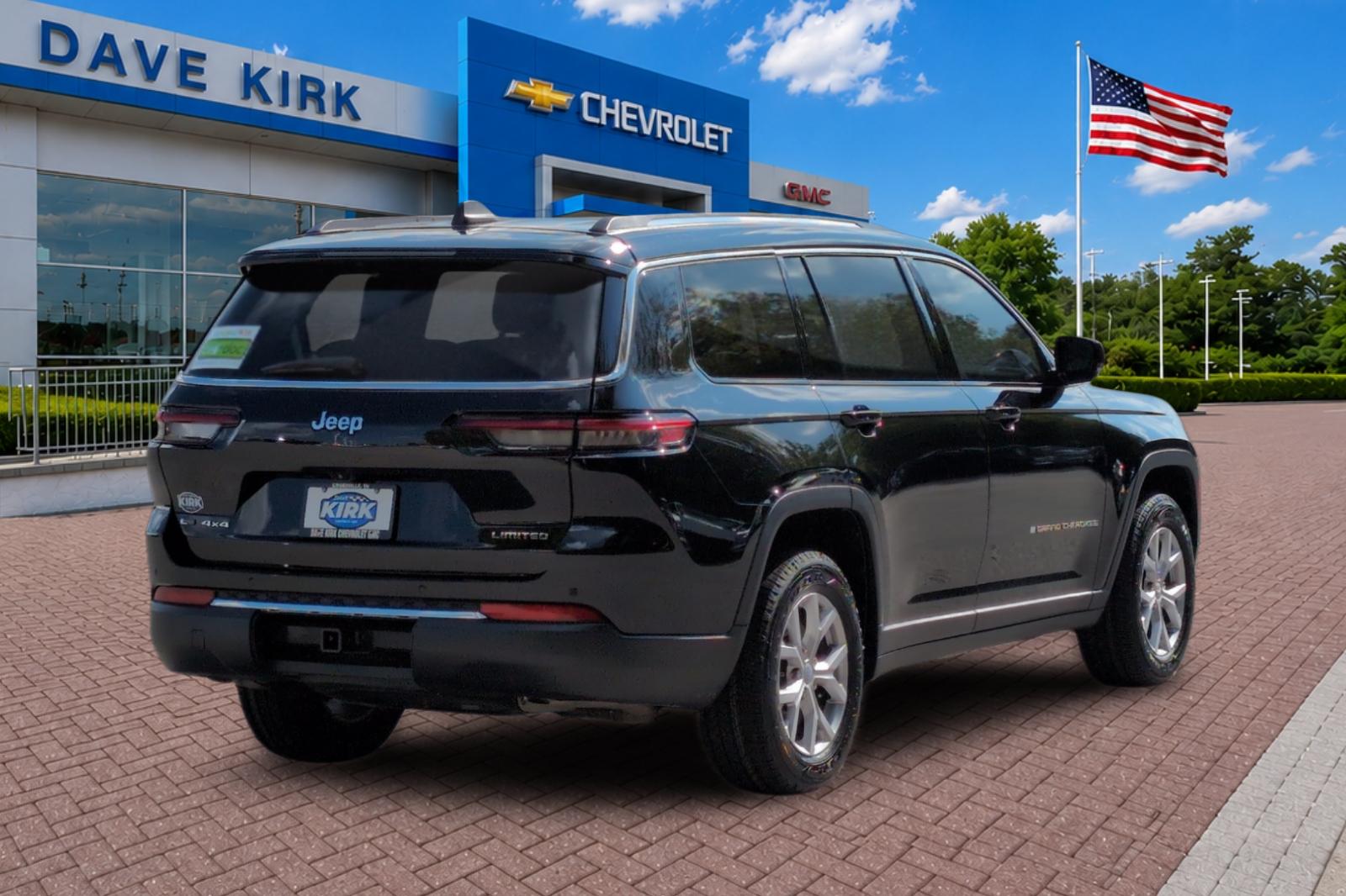 Used 2022 Black Jeep Limited image 3