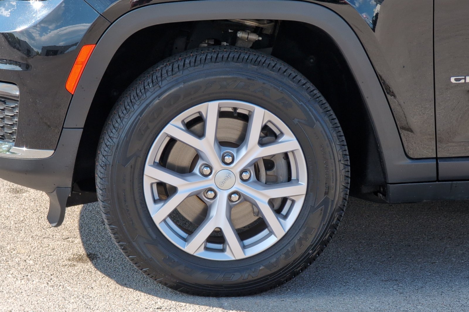 Used 2022 Black Jeep Limited image 28