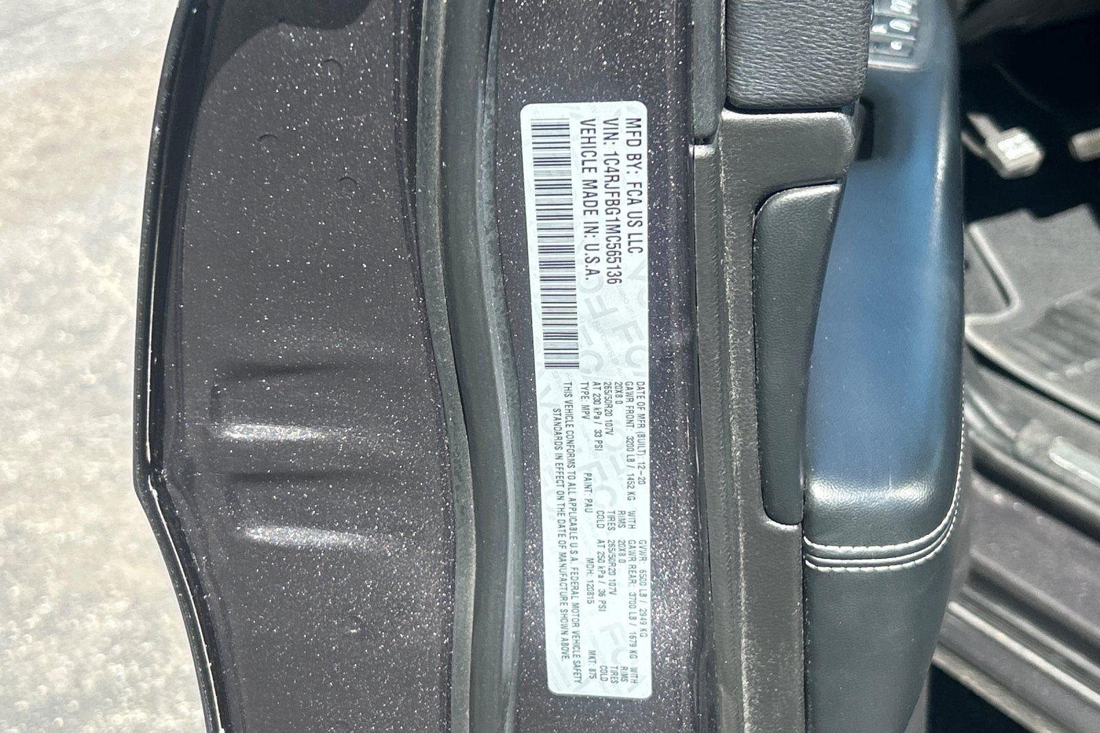 Used 2021 Crystal Metallic Jeep 80th Anniversary Edition image 28