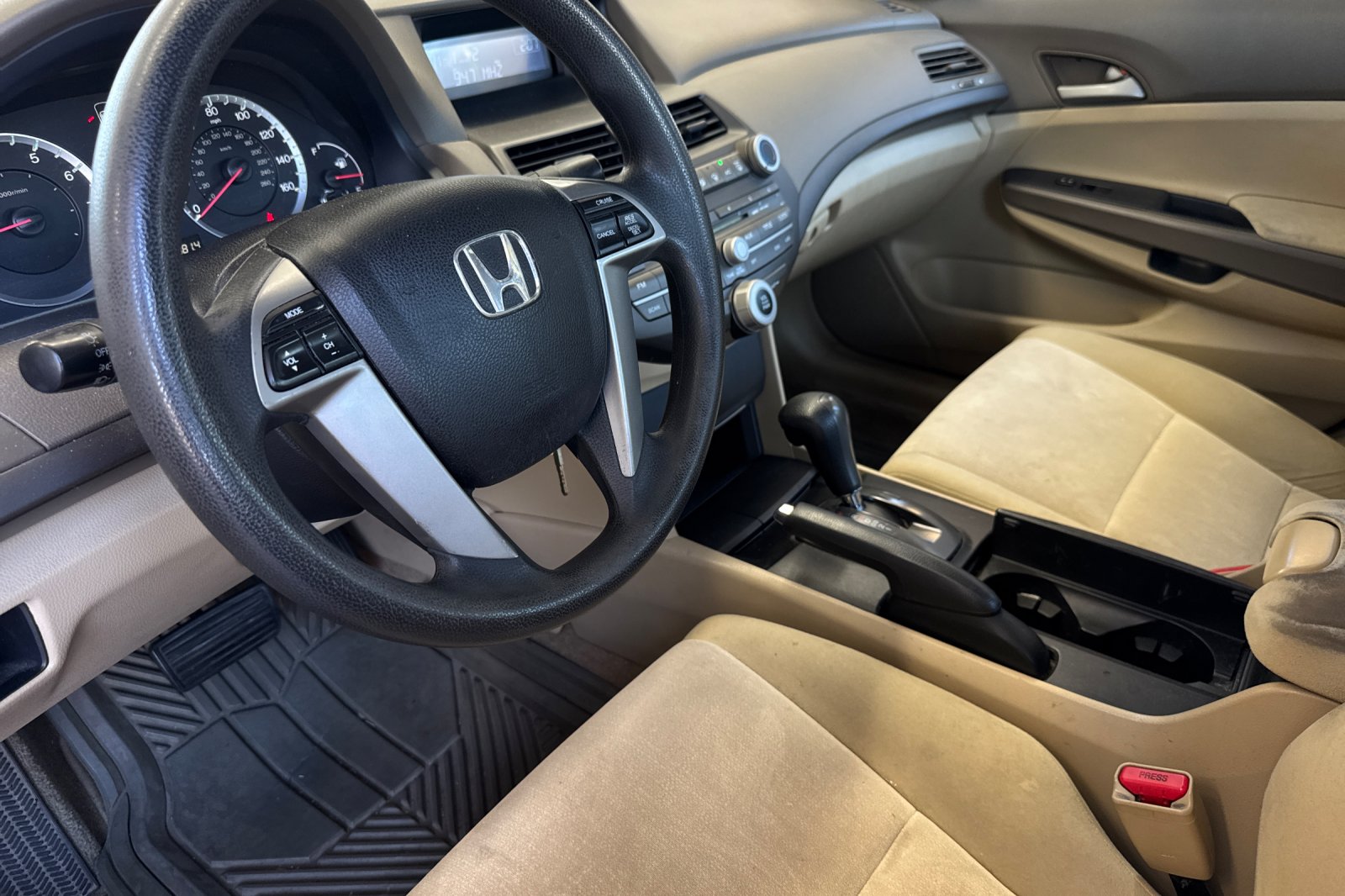 Used 2009 Crystal Black Pearl Honda LX image 7