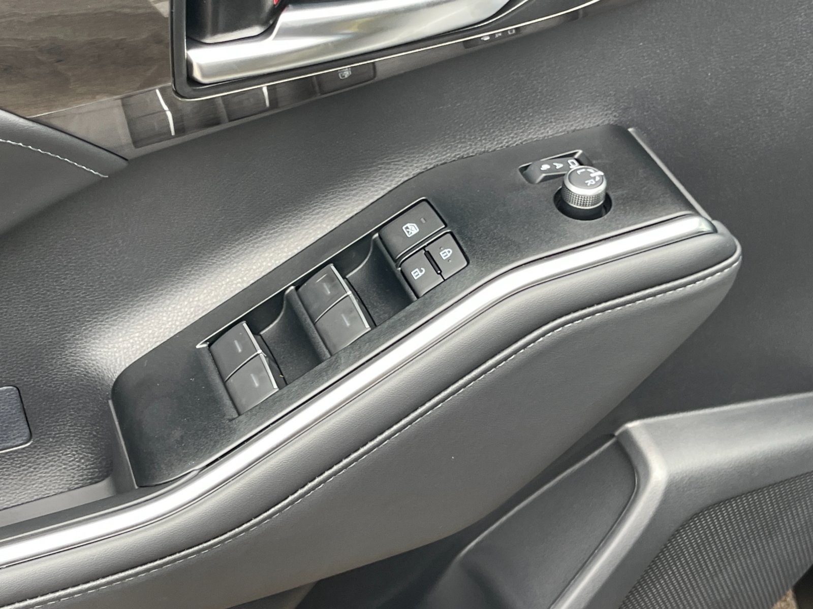 New 2026 Midnight Black Metallic Toyota  Platinum image 12