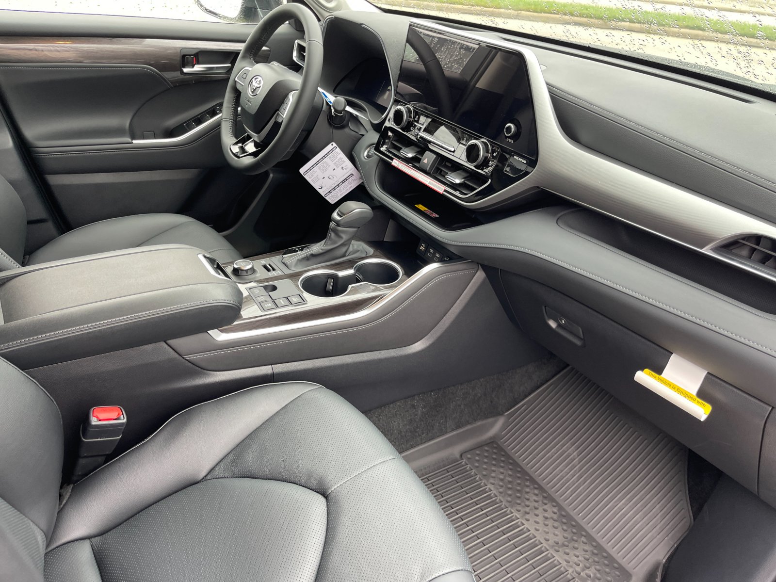 New 2026 Midnight Black Metallic Toyota  Platinum image 18