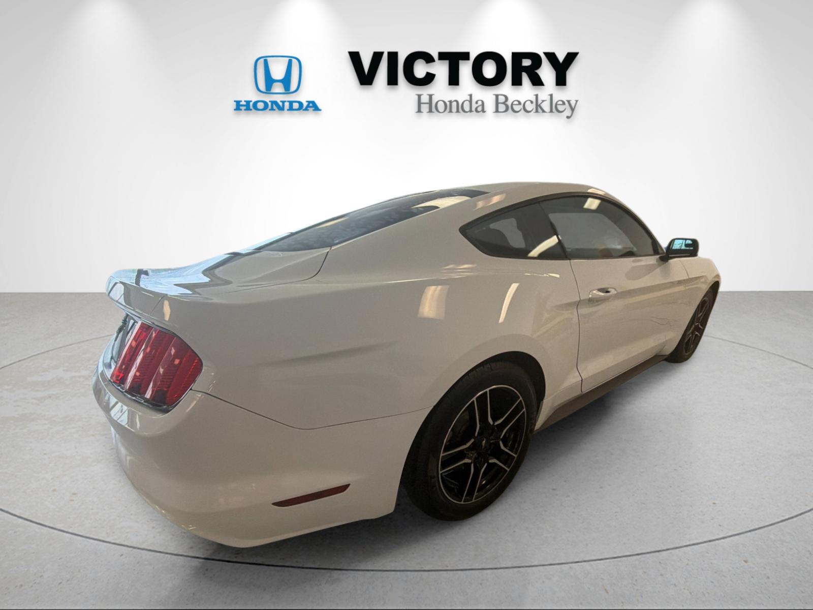 Used 2016 Oxford White Ford V6 image 5