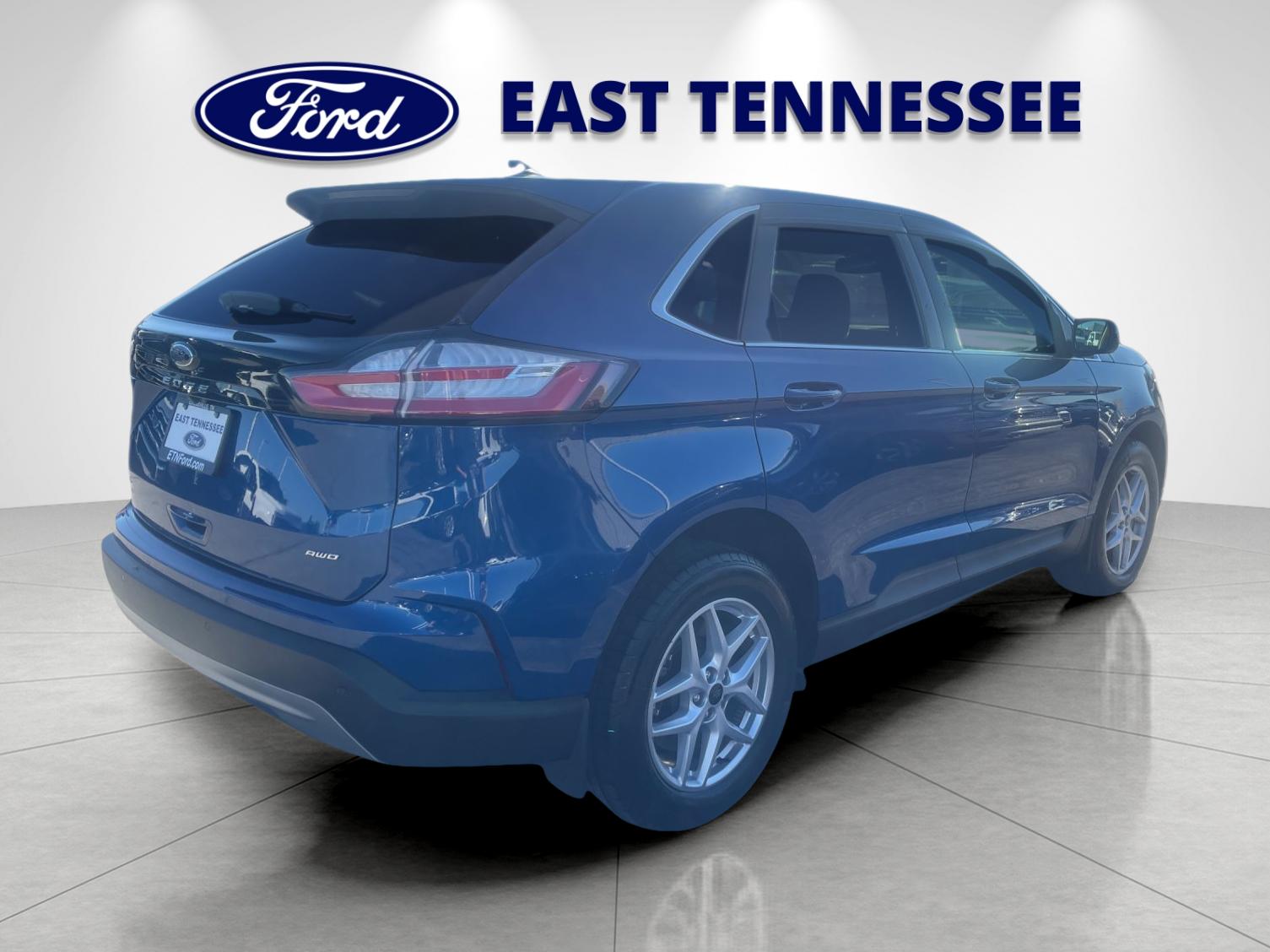 Used 2024 Blue Ford SEL image 3