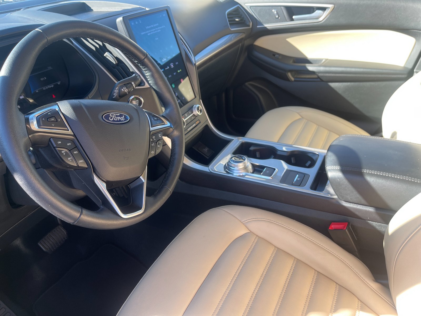 Used 2024 Blue Ford SEL image 11