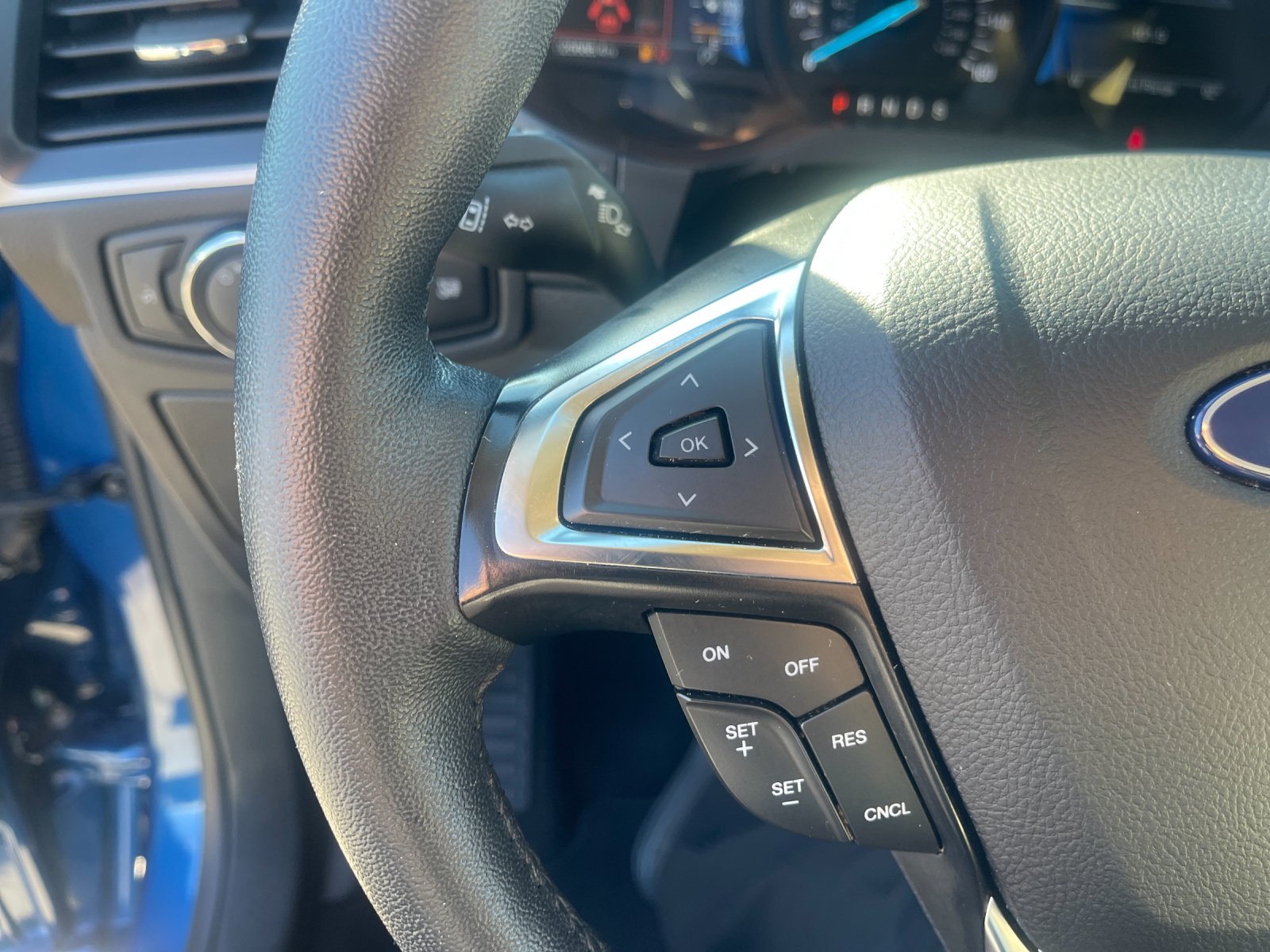 Used 2024 Blue Ford SEL image 28
