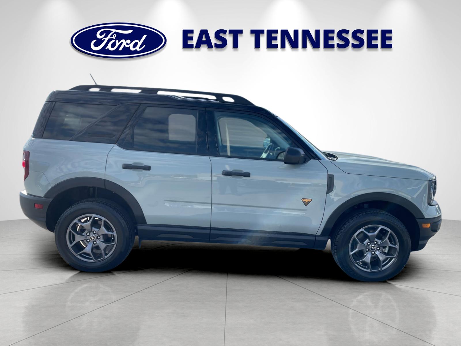 Used 2024 Green Ford Badlands image 2
