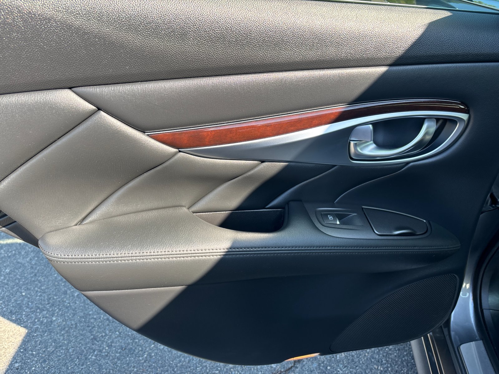 Used 2015 Graphite Shadow INFINITI 3.7 image 32