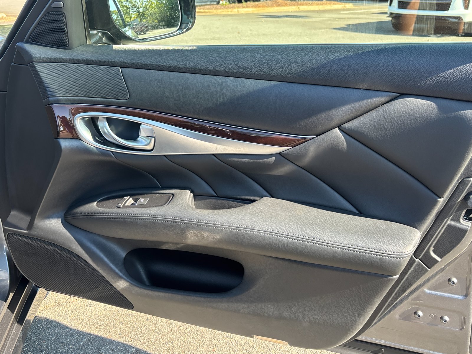 Used 2015 Graphite Shadow INFINITI 3.7 image 39