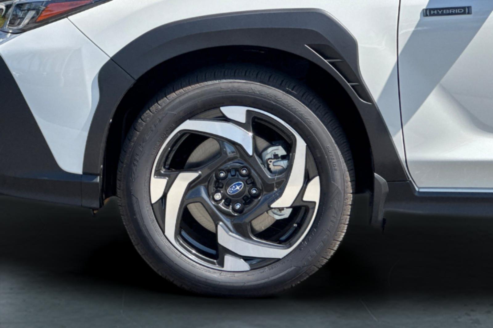 New 2026 CRYSTAL WHITE PEARL Subaru Limited Hybrid image 34