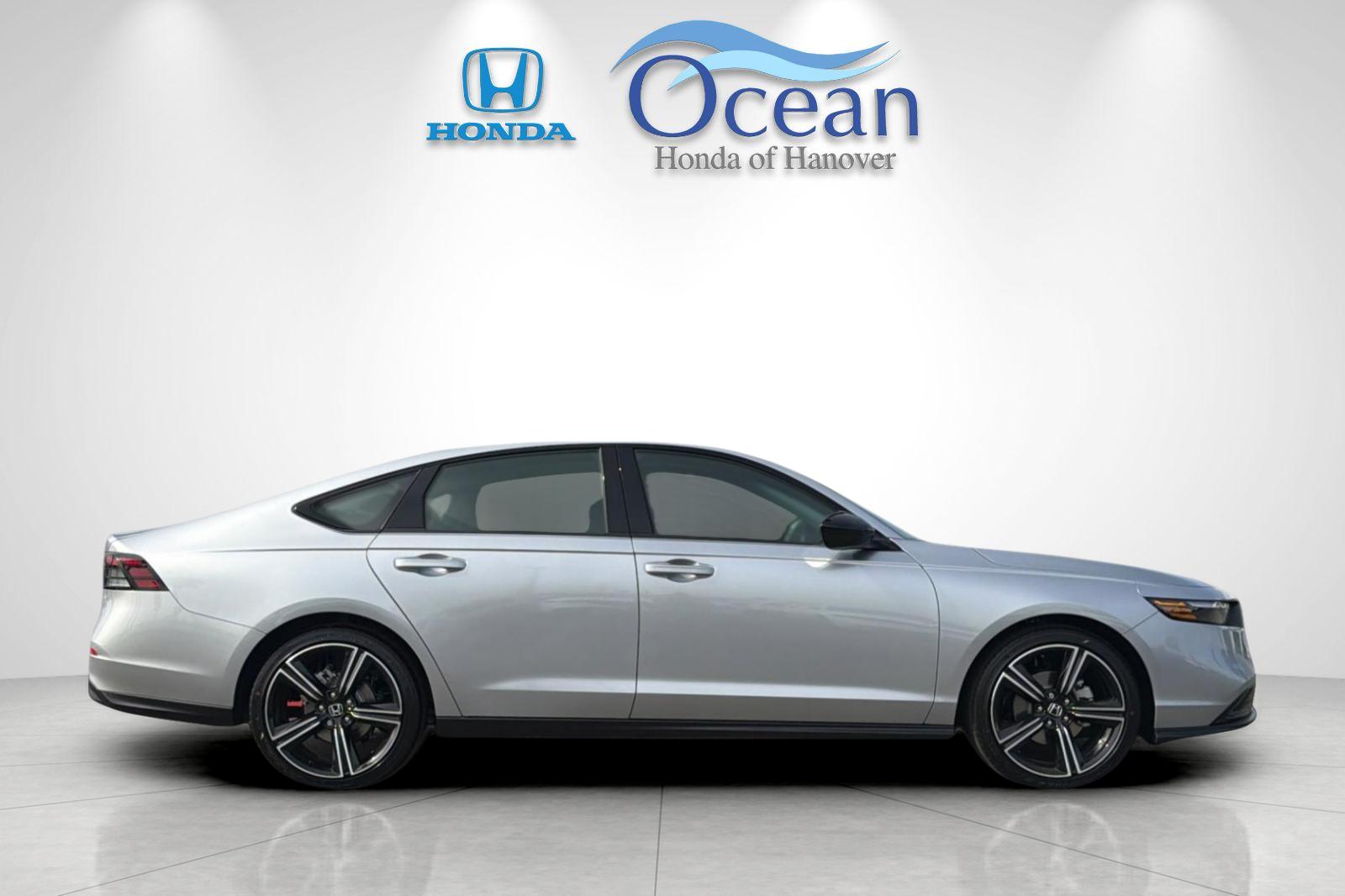 New 2026 Solar Silver Metallic Honda SE image 6